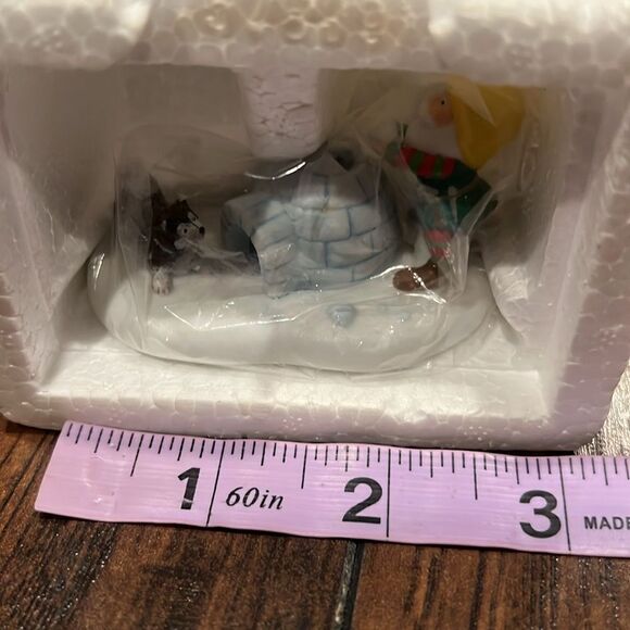 DEPT 56 AN IGLOO FOR SNOWBALL 56878 NORTH POLE SNOW VILLAGE new in box - Picture 7 of 7